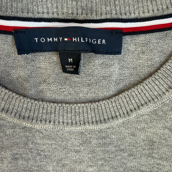 Tommy Hilfiger Gray, Polar Bear with Scarf, Jewel Neck Sweater- M - Picture 4 of 9
